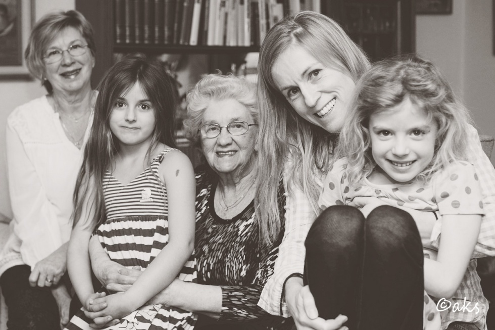 fyra generationer tjejer